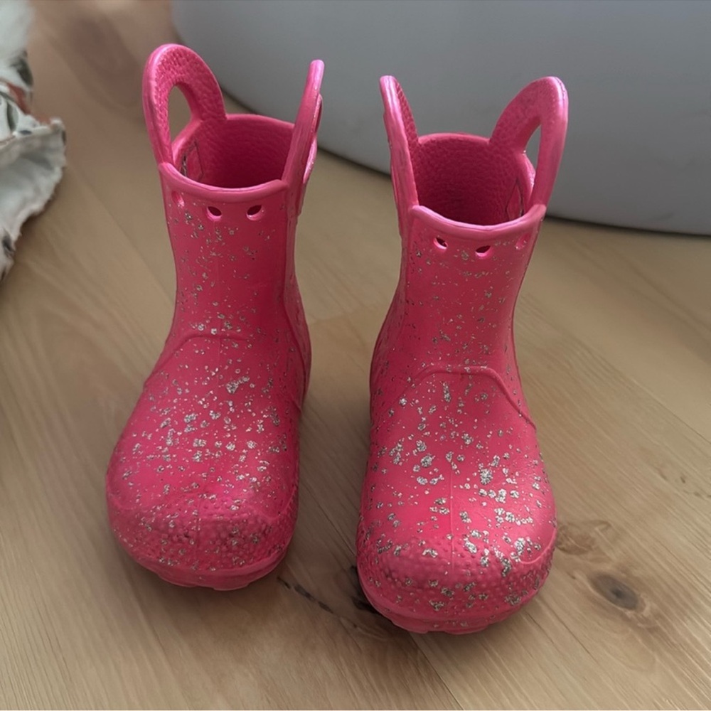 CROCS Kids Vibrant Pink Water Shoes size 6 - Picture 3 of 3